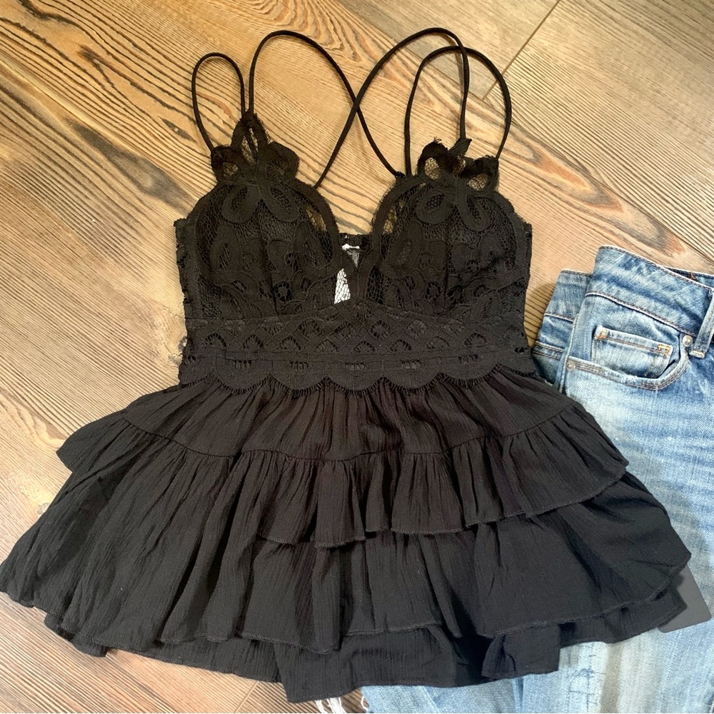 NWT Zenana Crochet Lace Peplum Cami Small